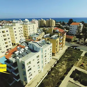 Isavella Makenzy Ларнака