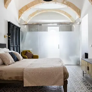 myn-boutique-guesthouse.hotelssaintjulians.com/