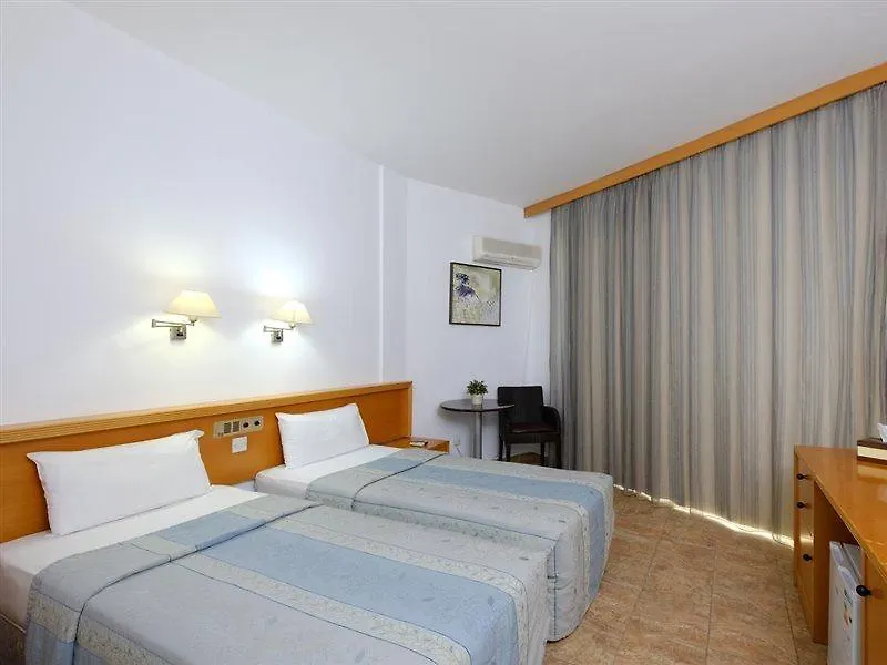 Flamingo Beach Hotel Ларнака Кипр