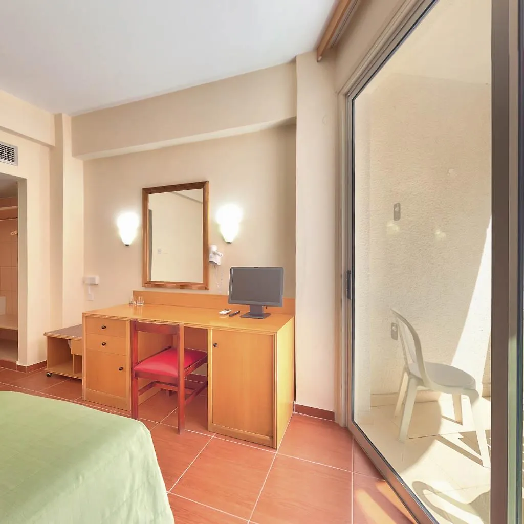 Flamingo Beach Hotel Ларнака
