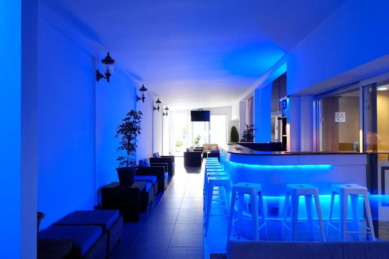 ***  Flamingo Beach Hotel Ларнака Кипр